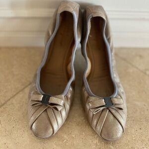 Salvatore Ferregamo ballet flats shoes size 9 metallic gold